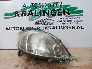 Używane Reflektor prawy Volkswagen Fox (5Z) 1.2 Cena € 40,00 Procedura marży oferowane przez Autosloperij Kralingen B.V.
