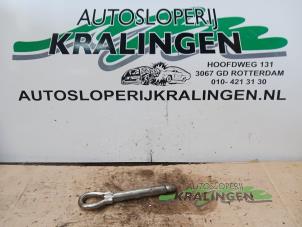 Używane Zaczep holowniczy przedni Volkswagen Fox (5Z) 1.2 Cena € 10,00 Procedura marży oferowane przez Autosloperij Kralingen B.V.