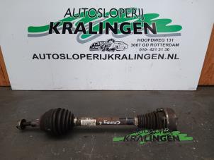 Używane Os napedowa lewy przód Volkswagen Caddy III (2KA,2KH,2CA,2CH) 2.0 SDI Cena € 50,00 Procedura marży oferowane przez Autosloperij Kralingen B.V.