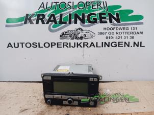 Usagé Radio/Lecteur CD Volkswagen Caddy III (2KA,2KH,2CA,2CH) 2.0 SDI Prix € 40,00 Règlement à la marge proposé par Autosloperij Kralingen B.V.