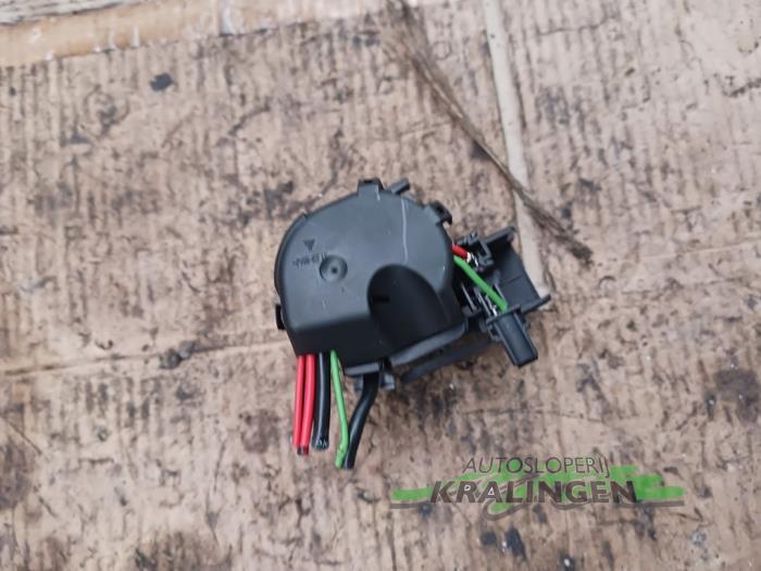 Ignition switch contact block from a Opel Astra G (F08/48) 1.6 2003