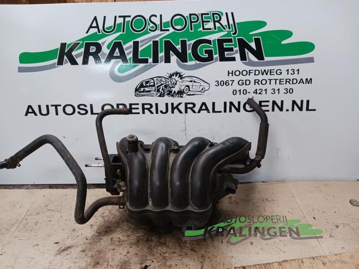 Używane Kolektor dolotowy Opel Agila (B) 1.2 16V Cena € 40,00 Procedura marży oferowane przez Autosloperij Kralingen B.V.