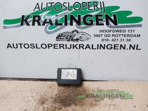 Używane Modul telefoniczny Renault Trafic (1FL/2FL/3FL/4FL) 1.6 dCi 115 Cena € 60,50 Z VAT oferowane przez Autosloperij Kralingen B.V.