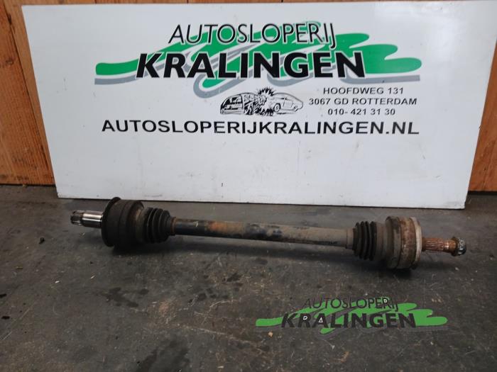 Gebrauchte Antriebswelle links hinten Mercedes C (W203) 2.2 C-200 CDI 16V Preis € 49,99 Margenregelung angeboten von Autosloperij Kralingen B.V.