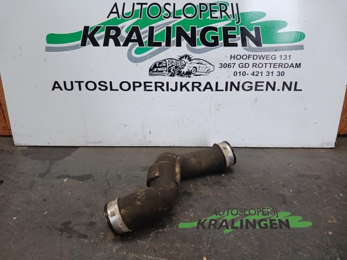 Usagé Tuyau intercooler Mercedes C (W203) 2.2 C-200 CDI 16V Prix € 35,00 Règlement à la marge proposé par Autosloperij Kralingen B.V.