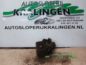 Usados Pinza de freno derecha detrás Mini Mini Cooper S (R53) 1.6 16V Precio € 50,00 Norma de margen ofrecido por Autosloperij Kralingen B.V.