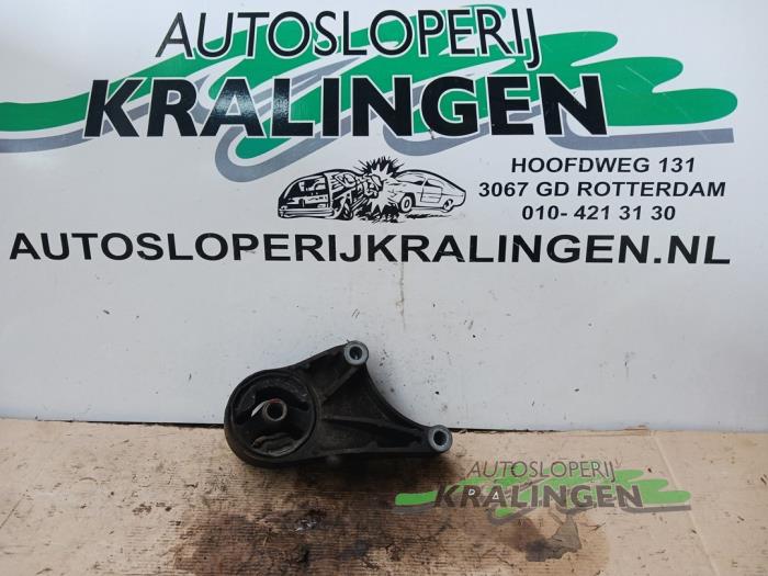 Used Engine mount Opel Astra H SW (L35) 1.6 16V Twinport Price € 25,00 Margin scheme offered by Autosloperij Kralingen B.V.