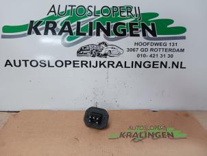 Usados Interruptor de puerta corredera Renault Trafic (1FL/2FL/3FL/4FL) 1.6 dCi 115 Precio € 24,20 IVA incluido ofrecido por Autosloperij Kralingen B.V.