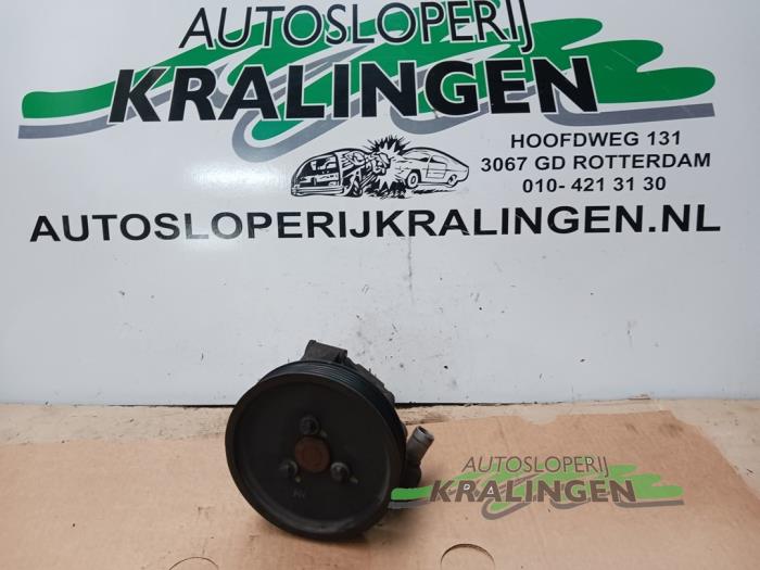 Usagé Pompe de direction Mercedes C (W203) 2.2 C-200 CDI 16V Prix € 50,00 Règlement à la marge proposé par Autosloperij Kralingen B.V.