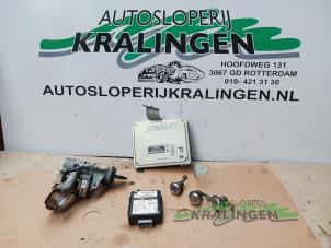 Gebrauchte Schlossset Toyota Starlet (EP9) 1.3,XLi,GLi 16V Preis € 200,00 Margenregelung angeboten von Autosloperij Kralingen B.V.