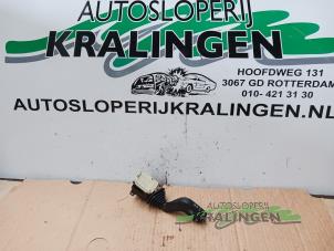 Usagé Commutateur feu clignotant Opel Corsa B (73/78/79) 1.2i 16V Prix € 20,00 Règlement à la marge proposé par Autosloperij Kralingen B.V.