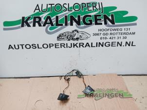 Gebrauchte Lenkradschalter Citroen C3 (FC/FL/FT) 1.4 Preis € 30,00 Margenregelung angeboten von Autosloperij Kralingen B.V.