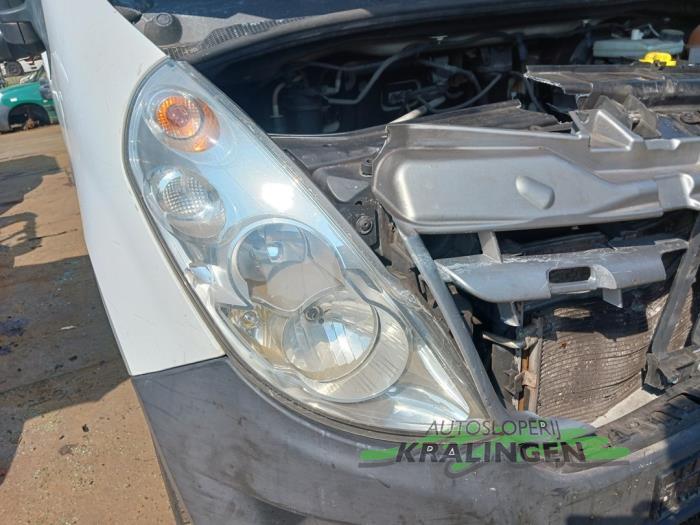 Używane Reflektor prawy Renault Master III (MA/MB/MC/MD/MH/MF/MG/MH) 2.3 dCi 16V Cena € 199,99 Procedura marży oferowane przez Autosloperij Kralingen B.V.