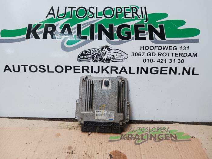 Used Engine management computer Renault Master III (MA/MB/MC/MD/MH/MF/MG/MH) 2.3 dCi 16V Price € 275,00 Margin scheme offered by Autosloperij Kralingen B.V.