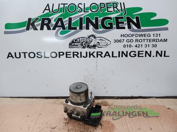 Begagnade ABS-pump Renault Master III (MA/MB/MC/MD/MH/MF/MG/MH) 2.3 dCi 16V Pris € 23,99 Marginaltabell erbjuds av Autosloperij Kralingen B.V.