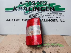 Używane Tylne swiatlo pozycyjne lewe Volkswagen Caddy III (2KA,2KH,2CA,2CH) 2.0 SDI Cena € 25,00 Procedura marży oferowane przez Autosloperij Kralingen B.V.