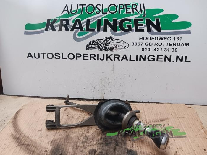 Gebrauchte Schaltbox BMW 1 serie (E87/87N) 118d 16V Preis € 50,00 Margenregelung angeboten von Autosloperij Kralingen B.V.