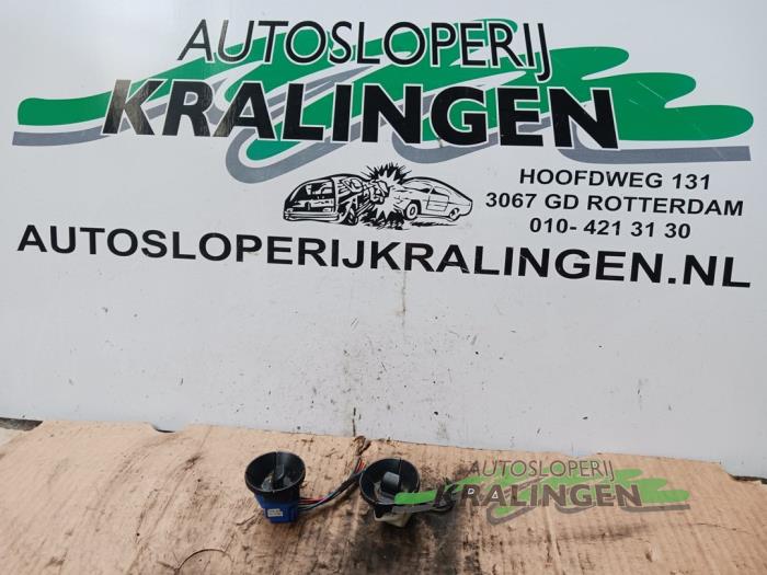 Usados Interruptor de ventanilla eléctrica Rover 25 1.4 16V Precio € 25,00 Norma de margen ofrecido por Autosloperij Kralingen B.V.