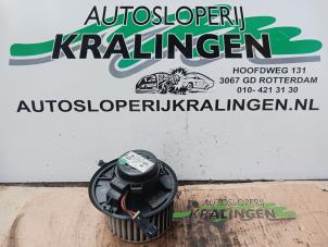 Używane Silnik wentylatora nagrzewnicy Alfa Romeo GT (937) 1.9 JTD 16V Multijet Cena € 35,00 Procedura marży oferowane przez Autosloperij Kralingen B.V.