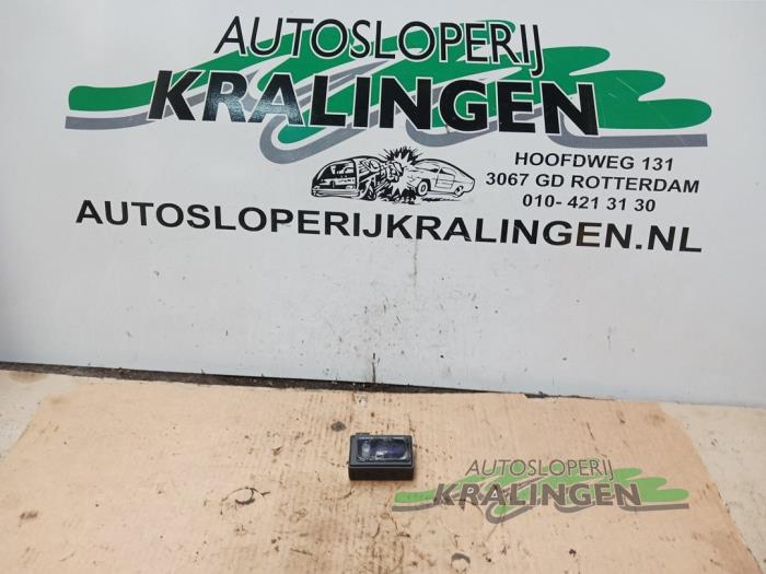 Begagnade Regnsensor BMW 5 serie (E60) 525d 24V Pris € 19,99 Marginaltabell erbjuds av Autosloperij Kralingen B.V.