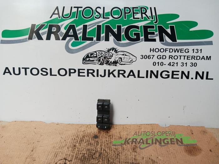 Usados Interruptor de ventanilla eléctrica Audi A3 (8V1/8VK) 1.4 TFSI 16V Precio € 50,00 Norma de margen ofrecido por Autosloperij Kralingen B.V.
