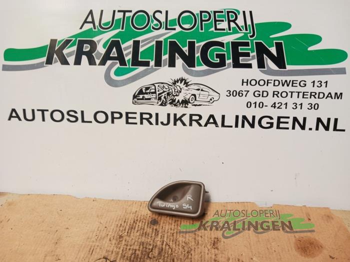 Begagnade Handtag Renault Twingo (C06) 1.2 Pris € 9,99 Marginaltabell erbjuds av Autosloperij Kralingen B.V.
