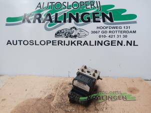 Usados Bomba ABS Toyota Avensis (T22) 1.8 16V VVT-i Precio € 50,00 Norma de margen ofrecido por Autosloperij Kralingen B.V.
