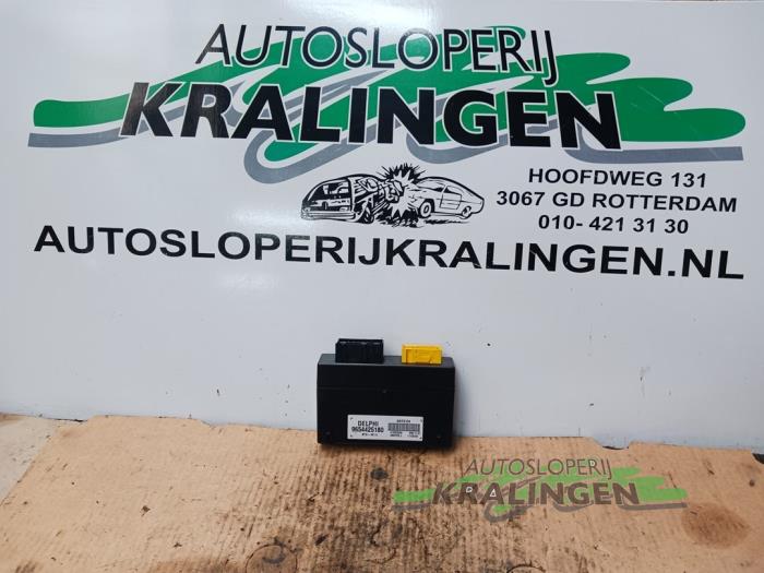 Usagé Ordinateur toit escamotable Peugeot 307 CC (3B) 2.0 16V Prix € 59,99 Règlement à la marge proposé par Autosloperij Kralingen B.V.