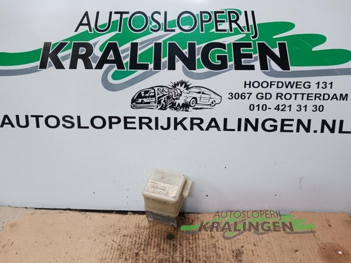 Begagnade Larmmodul Volkswagen Golf III Cabrio (1E) 1.8 Pris € 29,99 Marginaltabell erbjuds av Autosloperij Kralingen B.V.