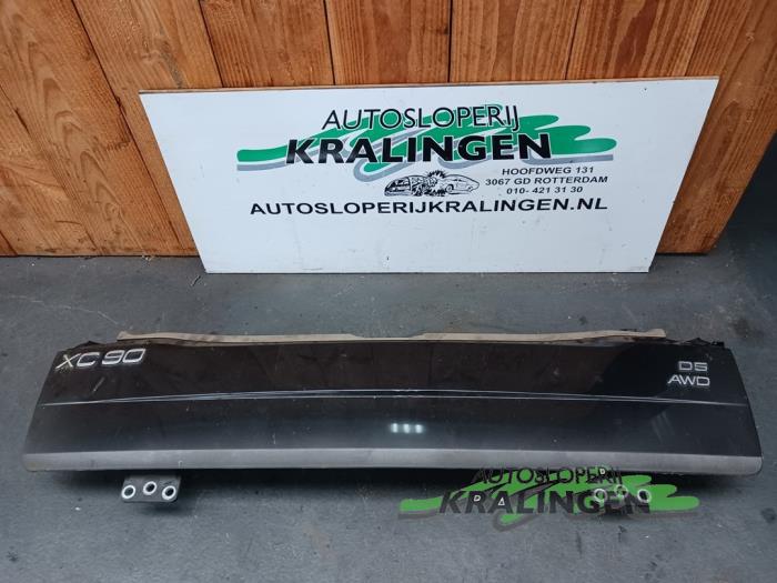 Begagnade Baklucka Volvo XC90 I 2.4 D5 20V Pris € 50,00 Marginaltabell erbjuds av Autosloperij Kralingen B.V.