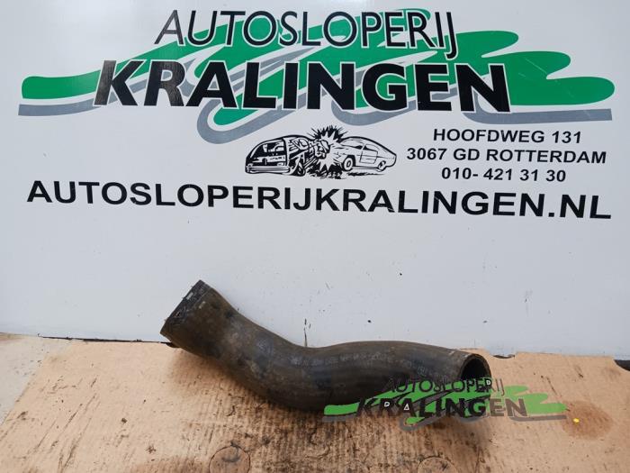 Gebrauchte Intercooler Schlauch Volvo XC90 I 2.4 D5 20V Preis € 50,00 Margenregelung angeboten von Autosloperij Kralingen B.V.