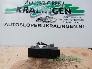 Usagé Panneau de commandes chauffage Audi A2 (8Z0) 1.4 16V Prix € 49,99 Règlement à la marge proposé par Autosloperij Kralingen B.V.