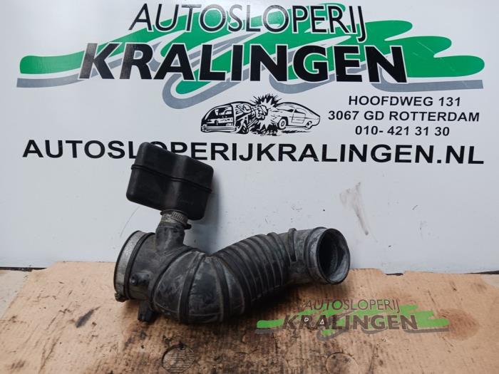 Begagnade Luftintagsslang Mitsubishi Carisma 1.8 GDI 16V Pris € 25,00 Marginaltabell erbjuds av Autosloperij Kralingen B.V.