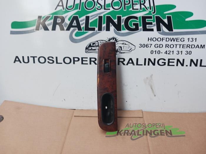 Usados Interruptor de ventanilla eléctrica Hyundai Sonata 2.0i 16V Precio € 9,99 Norma de margen ofrecido por Autosloperij Kralingen B.V.