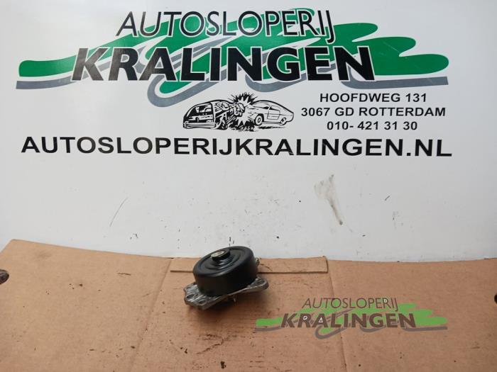 Begagnade Vattenpump Toyota Yaris II (P9) 1.0 12V VVT-i Pris € 50,00 Marginaltabell erbjuds av Autosloperij Kralingen B.V.