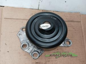 Vattenpump från en Toyota Yaris II (P9) 1.0 12V VVT-i 2007