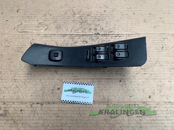 Usados Interruptor de ventanilla eléctrica Mazda 323 F (BA14) 1.5i GLX,GT 16V Precio € 19,99 Norma de margen ofrecido por Autosloperij Kralingen B.V.