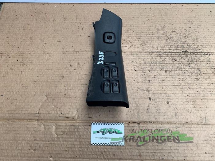 Usados Interruptor de ventanilla eléctrica Mazda 323 F (BA14) 1.5i GLX,GT 16V Precio € 19,99 Norma de margen ofrecido por Autosloperij Kralingen B.V.