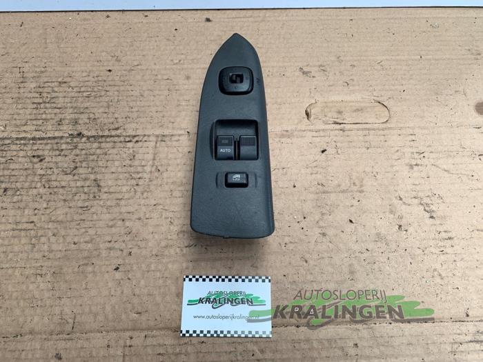 Usados Interruptor de ventanilla eléctrica Mazda 626 (GF14) 2.0 DiTD 16V Precio € 25,00 Norma de margen ofrecido por Autosloperij Kralingen B.V.