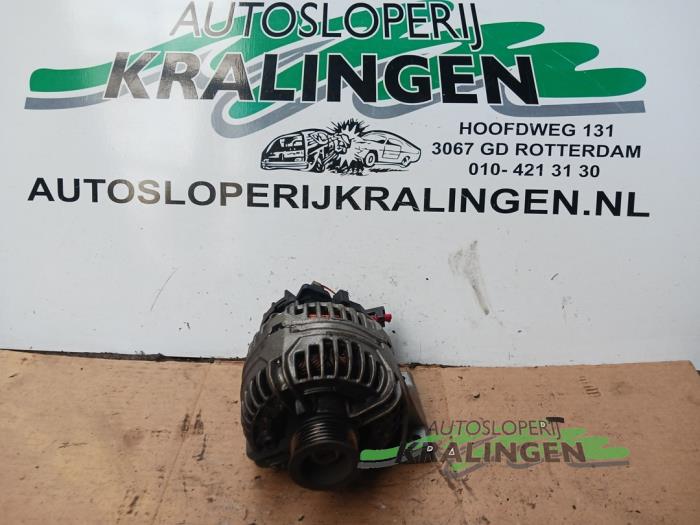 Usagé Dynamo Volvo V70 (SW) 2.4 T 20V Prix € 35,00 Règlement à la marge proposé par Autosloperij Kralingen B.V.