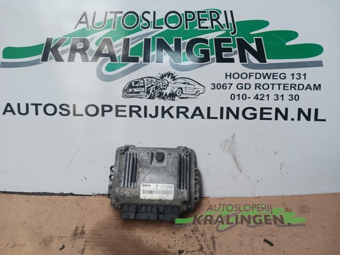 Used Engine management computer Renault Master II (FD/HD) 2.5 dCi 16V Price € 100,00 Margin scheme offered by Autosloperij Kralingen B.V.