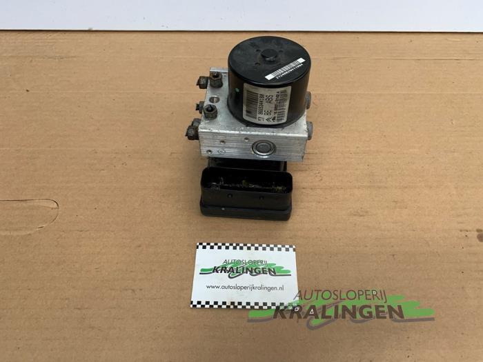 Begagnade ABS-pump Peugeot 207/207+ (WA/WC/WM) 1.4 16V VTi Pris € 21,98 Marginaltabell erbjuds av Autosloperij Kralingen B.V.