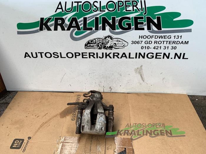 Gebrauchte Bremszange links hinten Fiat Stilo (192A/B) 1.6 16V 3-Drs. Preis € 24,99 Margenregelung angeboten von Autosloperij Kralingen B.V.