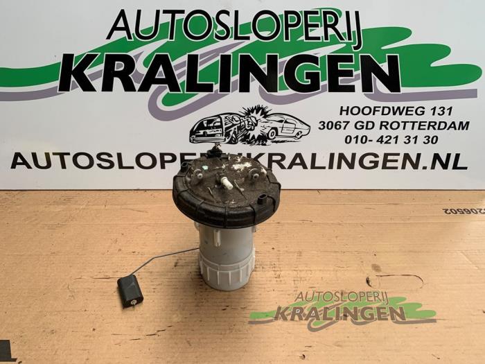 Usagé Pompe essence Peugeot 208 I (CA/CC/CK/CL) 1.2 Vti 12V PureTech 82 Prix € 13,99 Règlement à la marge proposé par Autosloperij Kralingen B.V.