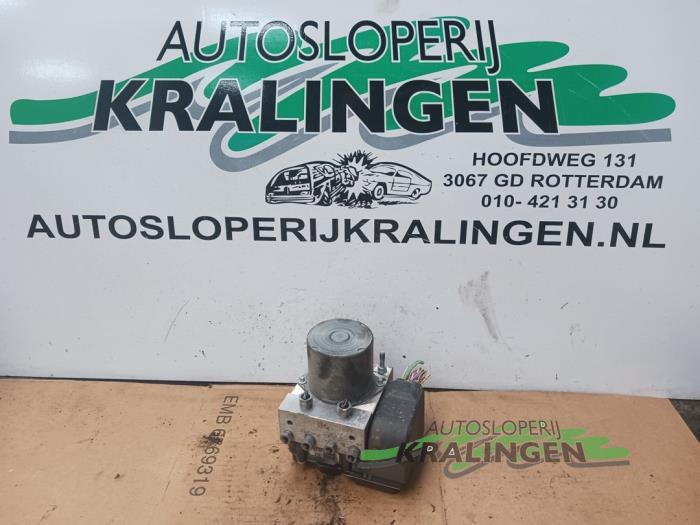 Usagé Pompe ABS Citroen C4 Grand Picasso (UA) 1.6 16V THP Sensodrive,GT THP Prix € 39,98 Règlement à la marge proposé par Autosloperij Kralingen B.V.