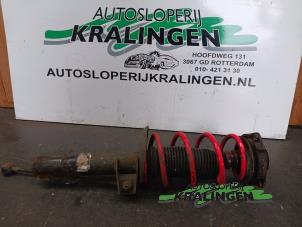 Begagnade Stötdämpare, vänster fram Volkswagen Golf V (1K1) 1.6 FSI 16V Pris € 50,00 Marginaltabell erbjuds av Autosloperij Kralingen B.V.