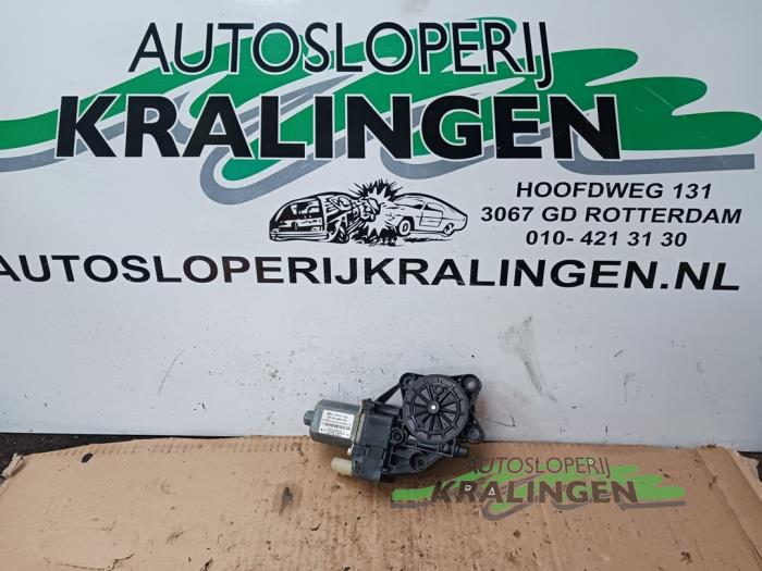 Usados Motor de ventanilla de puerta Mini Mini (R56) 1.6 16V Cooper Precio € 19,99 Norma de margen ofrecido por Autosloperij Kralingen B.V.