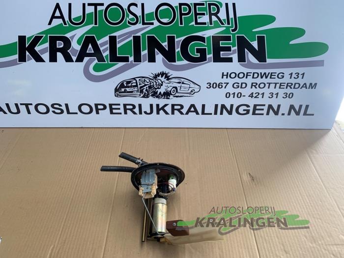 Usagé Pompe essence Mazda 626 (GW19) 1.8i 16V Prix € 19,97 Règlement à la marge proposé par Autosloperij Kralingen B.V.