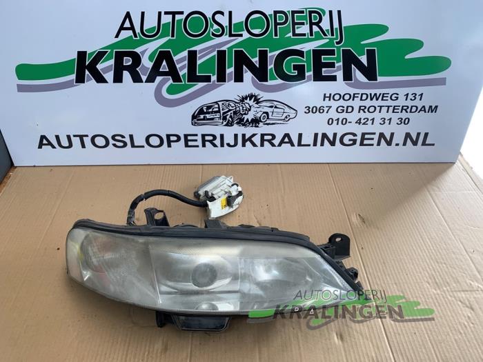 Używane Reflektor prawy Opel Vectra B (36) 1.8 16V Ecotec Cena € 49,99 Procedura marży oferowane przez Autosloperij Kralingen B.V.