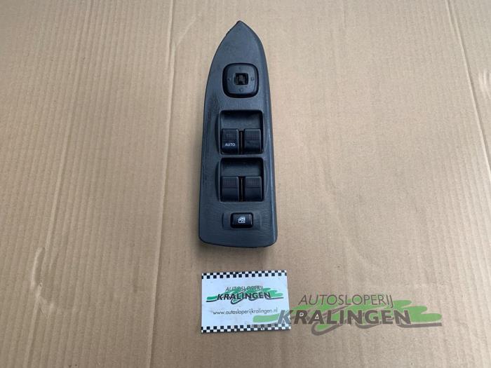 Usados Interruptor de ventanilla eléctrica Mazda 626 (GW19) 1.8i 16V Precio € 24,99 Norma de margen ofrecido por Autosloperij Kralingen B.V.